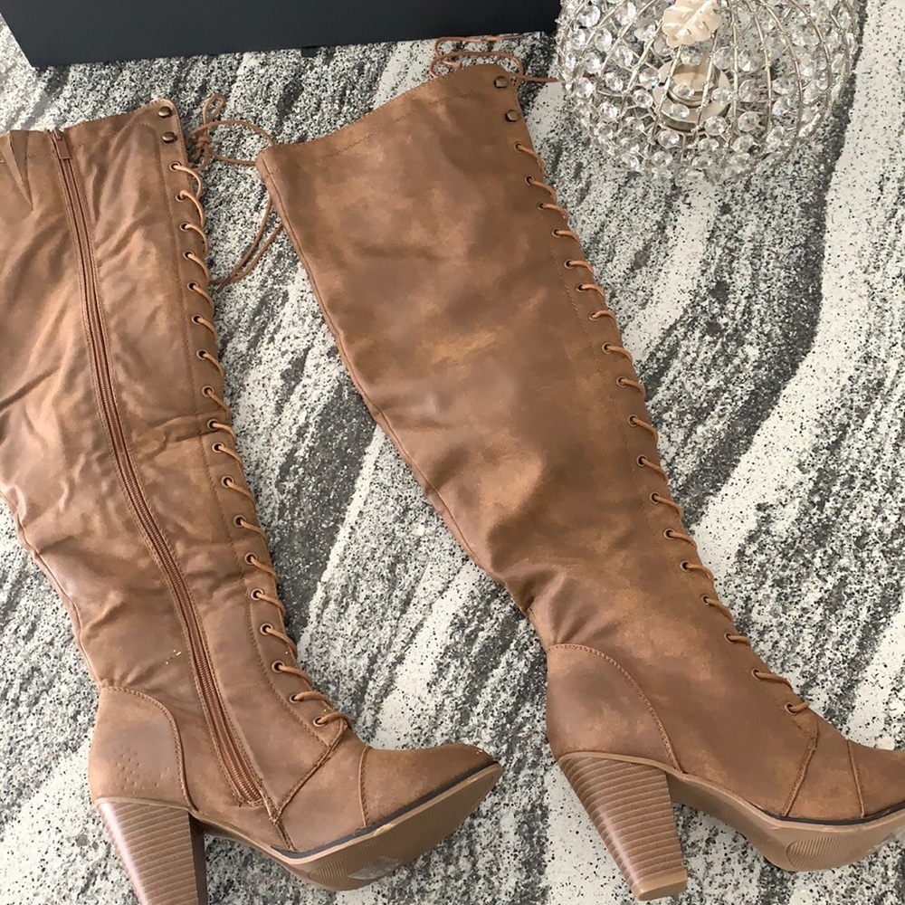 Women’s 10 Forever above the knee 👢 boots sz 10